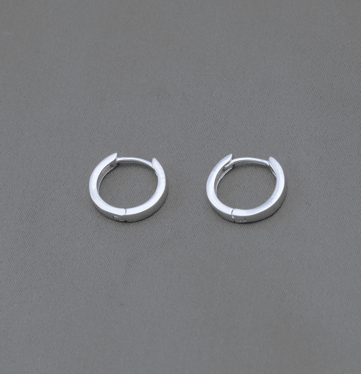 Small Classic Hoop Earrings in Sterling Silver
