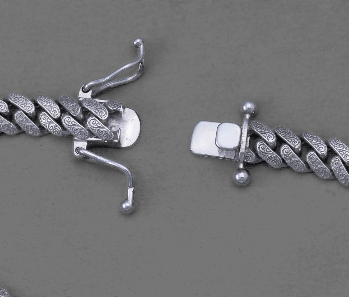 Patterned Cuban Link Bracelet in Sterling Silver – 8 Inch — view 3